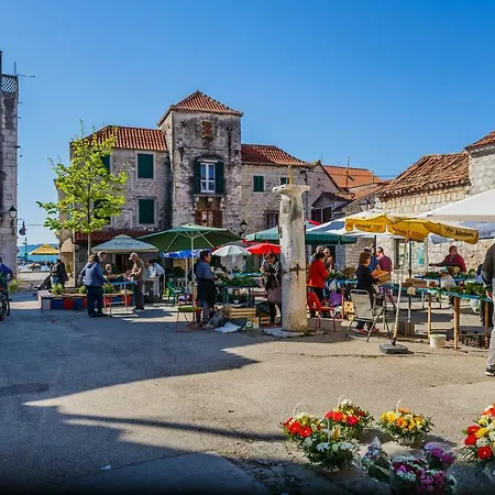 Town Square Cippico Apartment Kastela