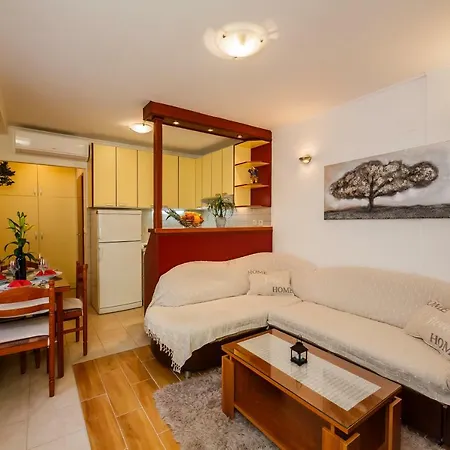 Town Square Cippico Apartment Kastela
